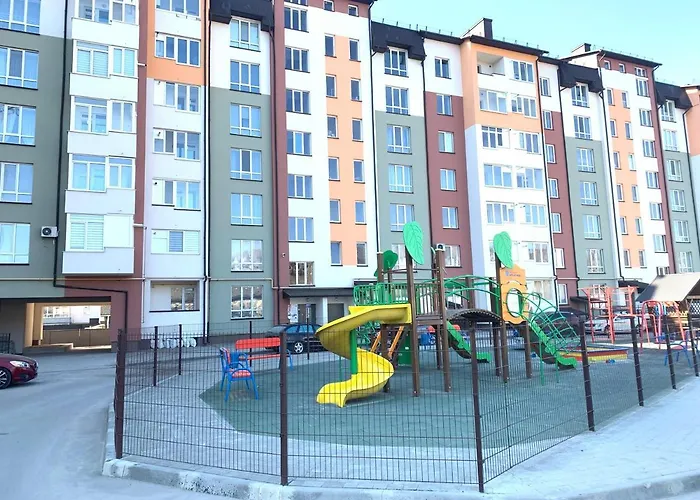 Комфортна Квартира, Поруч З Парком