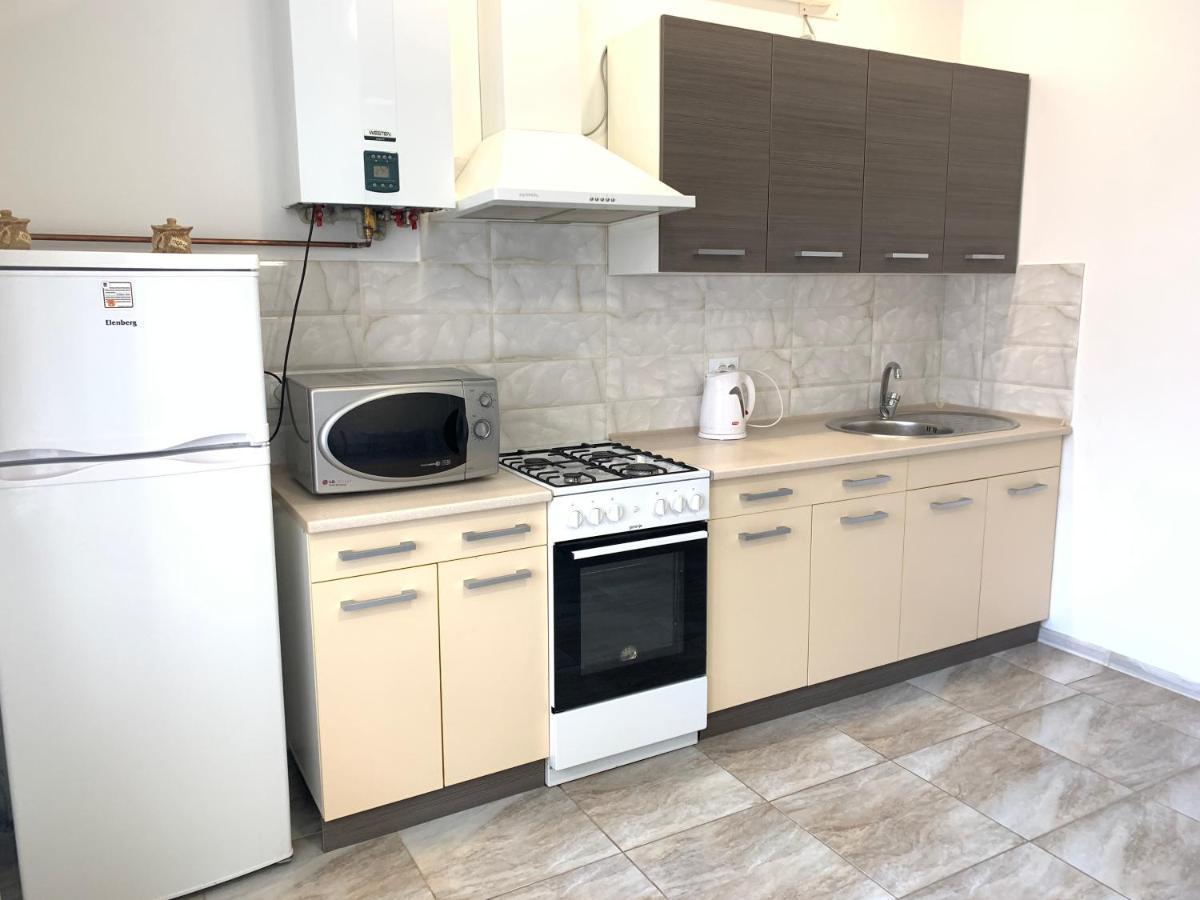 Apartment комфортна квартира, поруч з парком Ternopil
