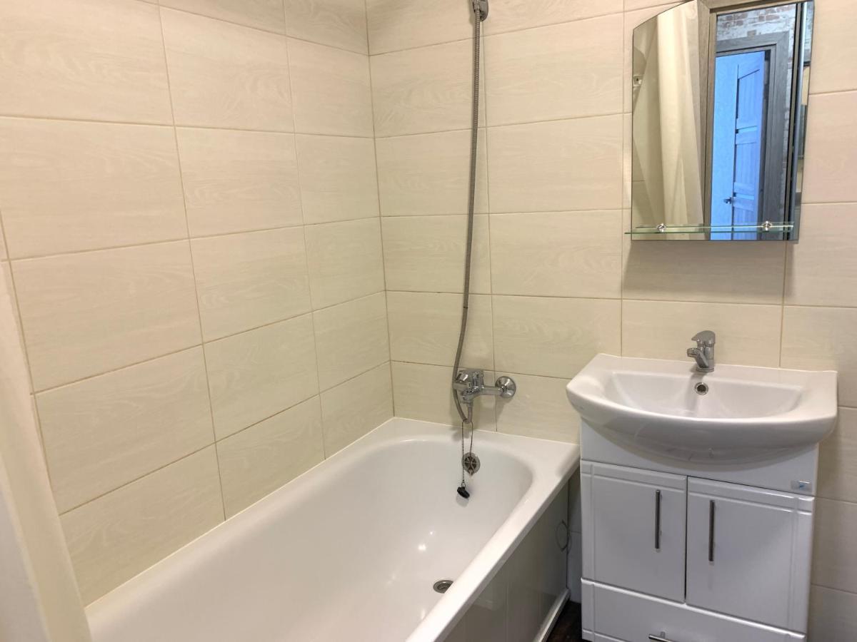 комфортна квартира, поруч з парком Apartment Ternopil